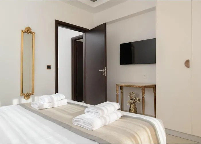 Vento Estivo Mansion فيلة Pastida