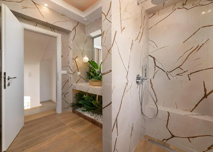 Vento Estivo Mansion فيلة Pastida